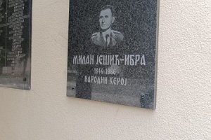 spomenik-5-768x1024